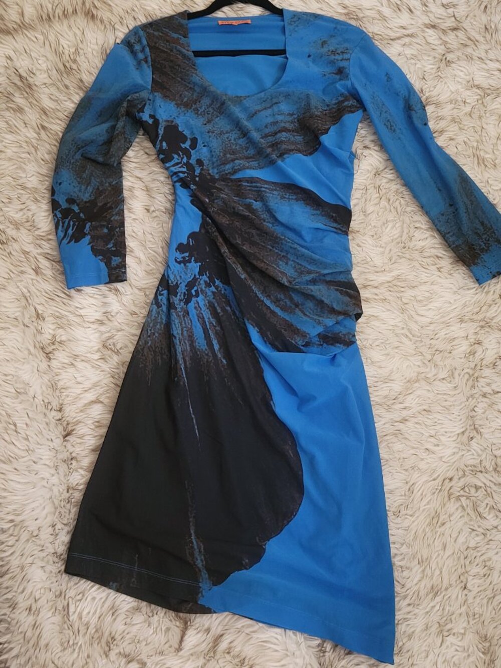 Medium  Stine Goya drysleeve dress